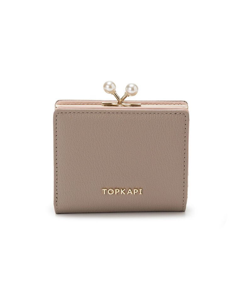 TOPKAPI 「【TOPKAPI】シュリンクレザー パール がま口 二つ折り 財布」|財布|グレージュ