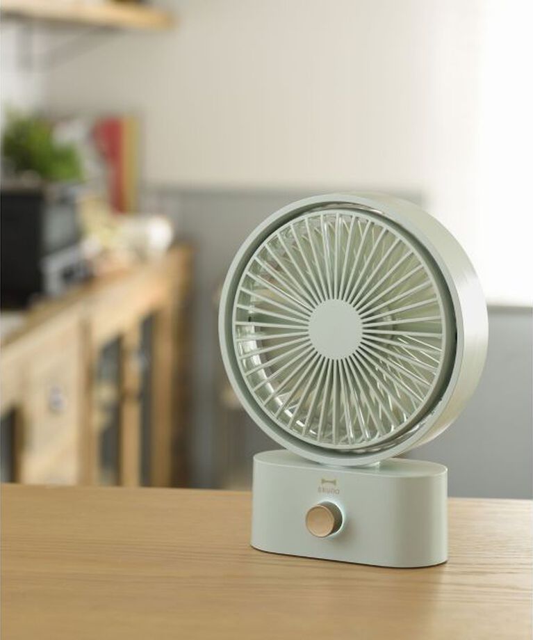 BRUNO「ポータブルスイングデスクファン」|電化製品|