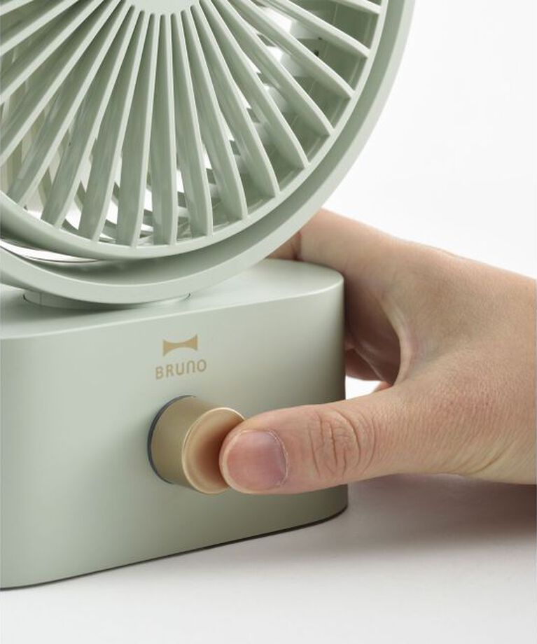 BRUNO「ポータブルスイングデスクファン」|電化製品|