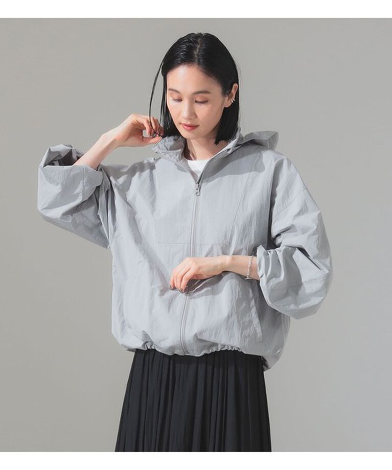 Demi-Luxe BEAMS 「AK+1 / ミニリップストップ フード ブルゾン」|ブルゾン・スタジャン|CHARCOAL.GREY