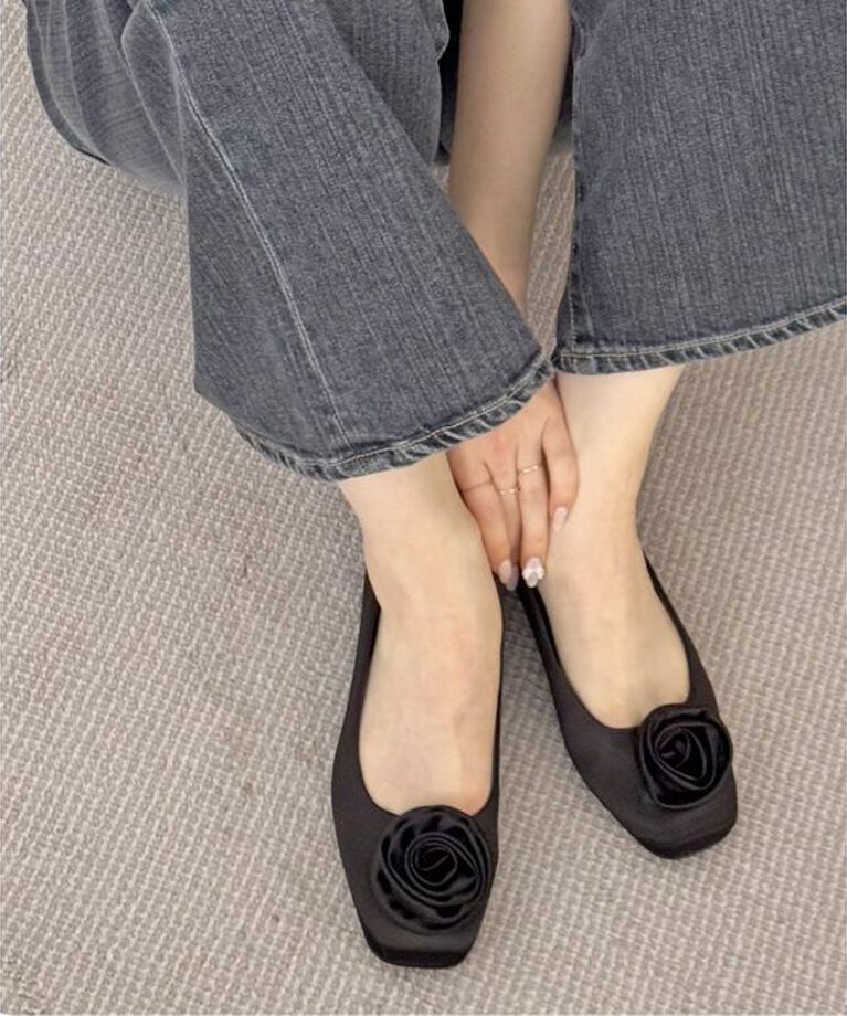  「《WEB限定》Le decore / ル デコレ puffy rose パンプス」|パンプス|ブラック C