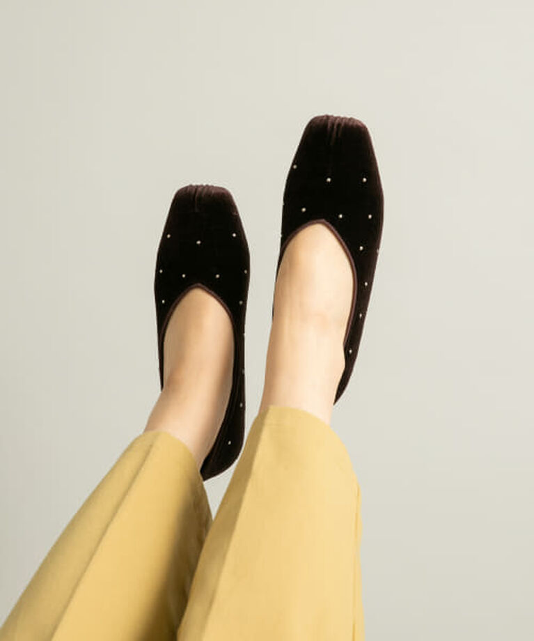  「KBF スタッズベロアパンプス」|パンプス|BROWN