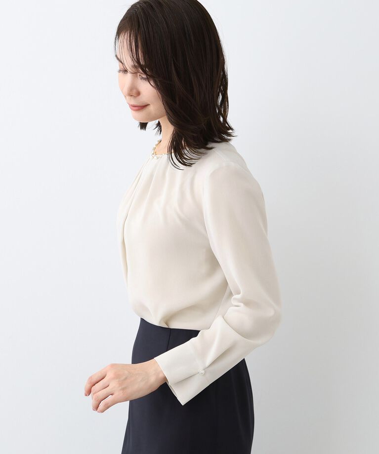 INDIVI「春SALE！【日本製／トリアセテート混】タックデザインブラウス」|シャツ・ブラウス|