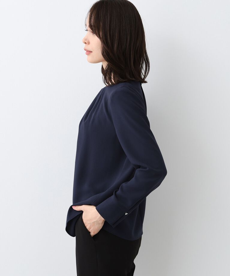 INDIVI「春SALE！【日本製／トリアセテート混】タックデザインブラウス」|シャツ・ブラウス|