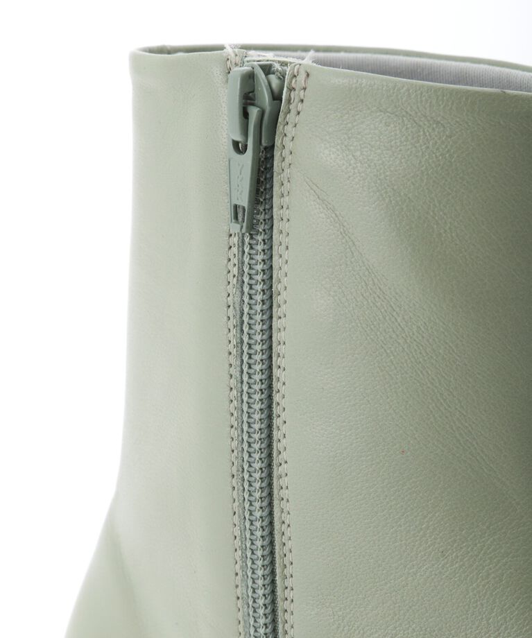  「◆ｓｏｆｔ　ｓｈｅｅｐ　ｓｈｏｒｔ　ｂｏｏｔｓ」|その他|