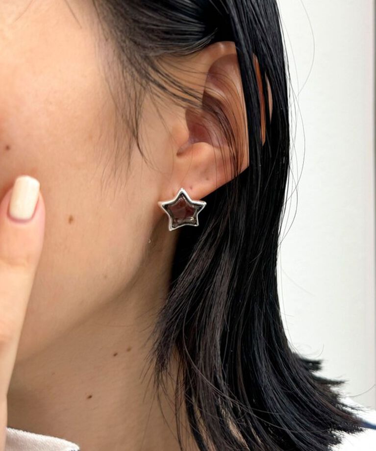 fredy emue「クリアスターワンタッチピアス」|ピアス|チャコールグレー