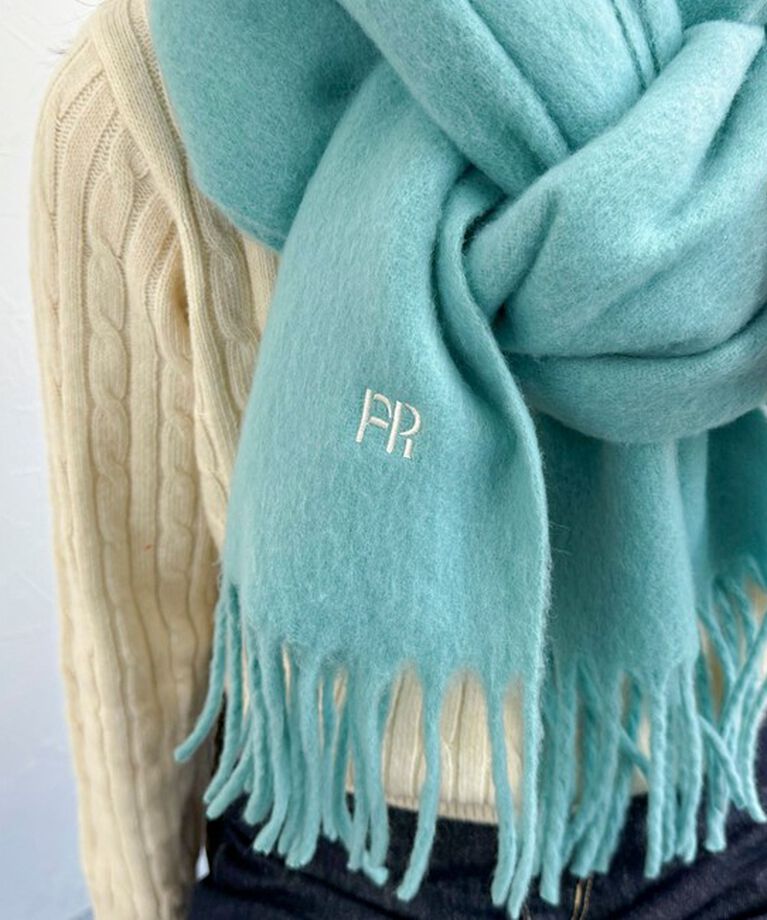 fredy emue「FR刺繍ブークレ無地ストール」|ストール|