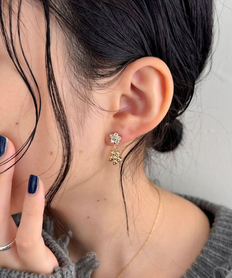fredy emue「ビジュー＆メタルフラワーピアス」|ピアス|
