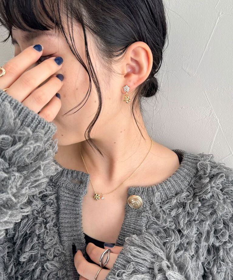 fredy emue「ビジュー＆メタルフラワーピアス」|ピアス|