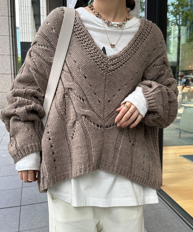  「ケーブル編み深Vニット」|ニット・セーター|ベージュ