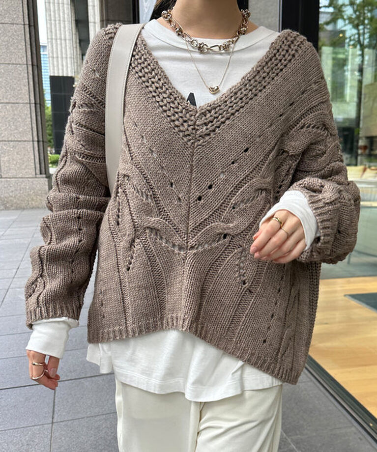  「ケーブル編み深Vニット」|ニット・セーター|