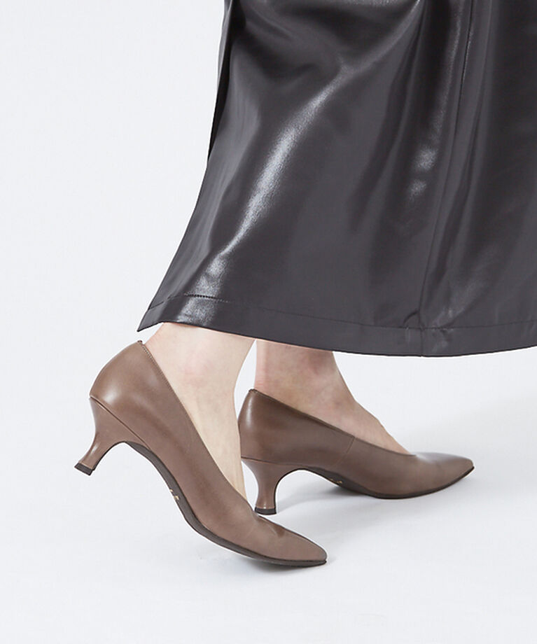 AU BANNISTER「【Fit in PUMPS】プレーンパンプス」|パンプス|