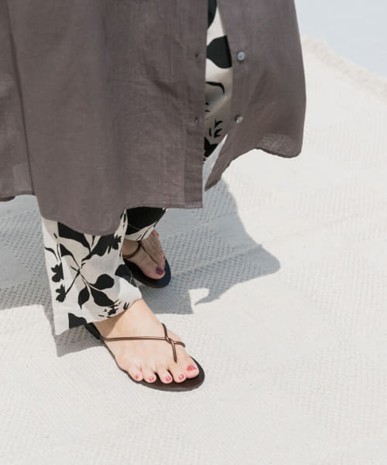 URBAN RESEARCH DOORS「DOORS 『別注』NICOLAS LAINAS×DOORS　スリムラインサンダル」|サンダル|