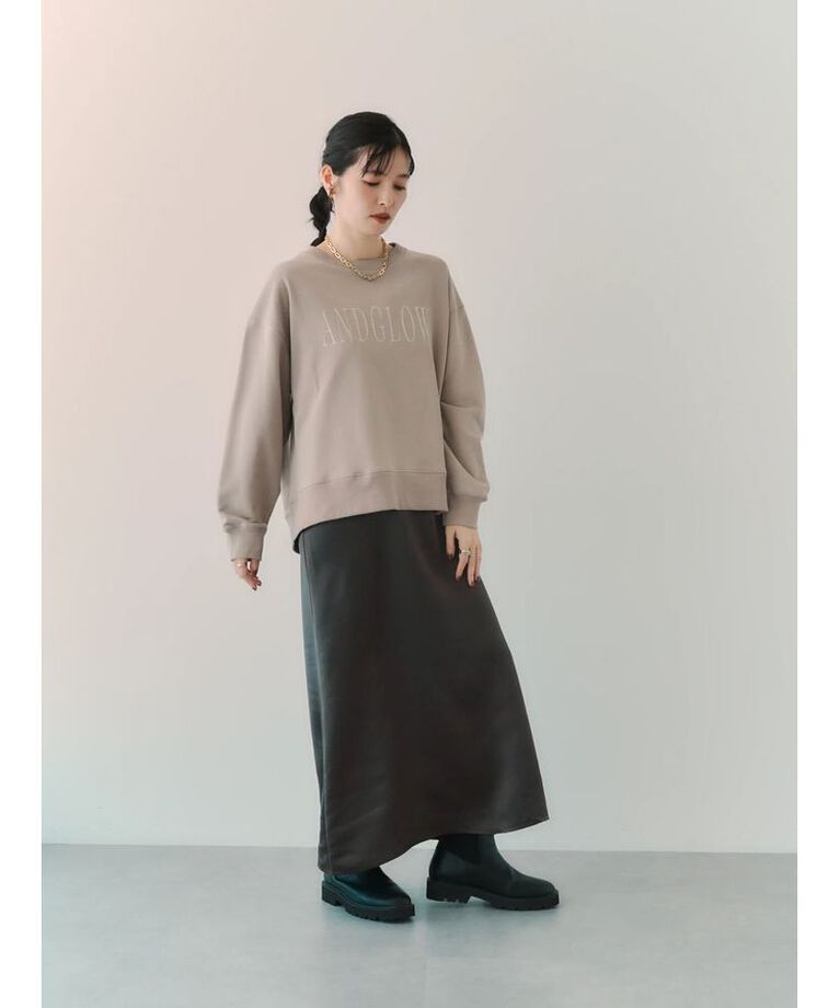 YECCA VECCA「ラメ刺繍ロゴスウェット」|スウェット・ジャージ|