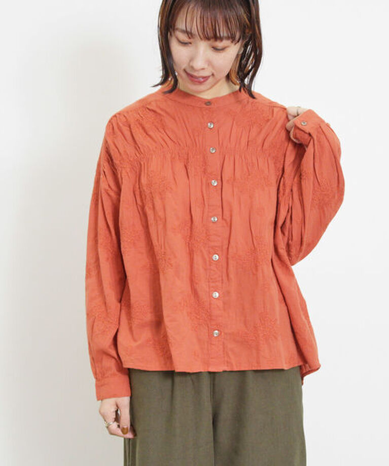 Samansa Mos2「ハンドステッチ風総刺繍ブラウス」|シャツ・ブラウス|