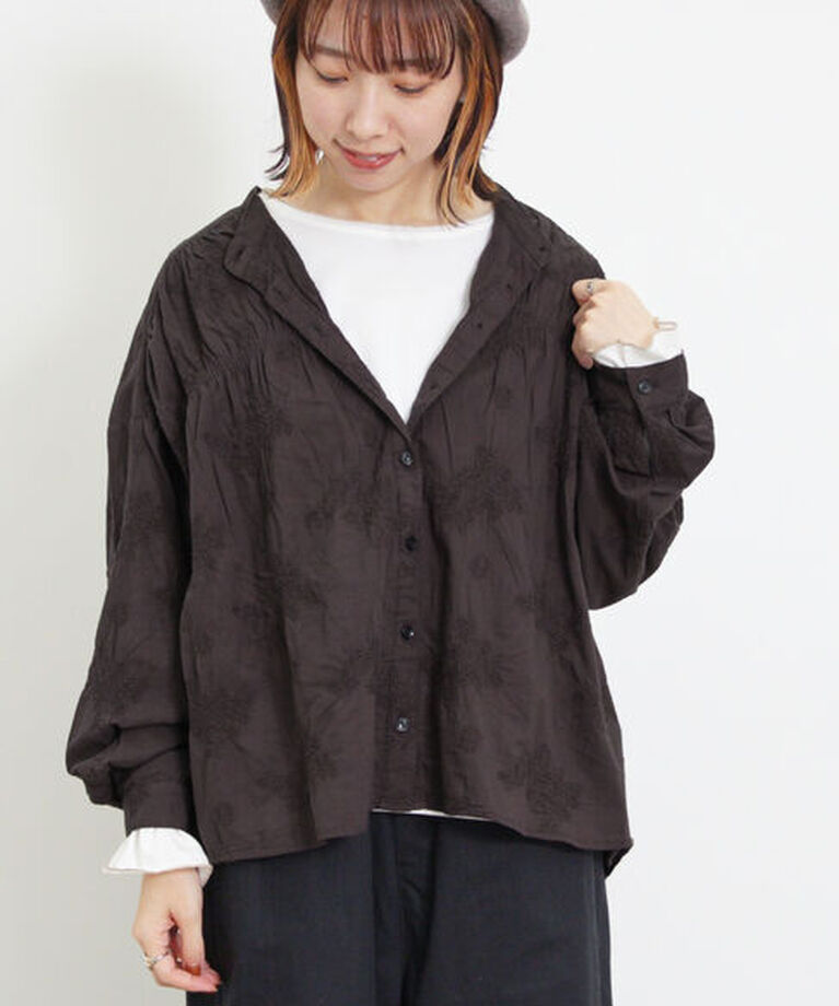 Samansa Mos2「ハンドステッチ風総刺繍ブラウス」|シャツ・ブラウス|