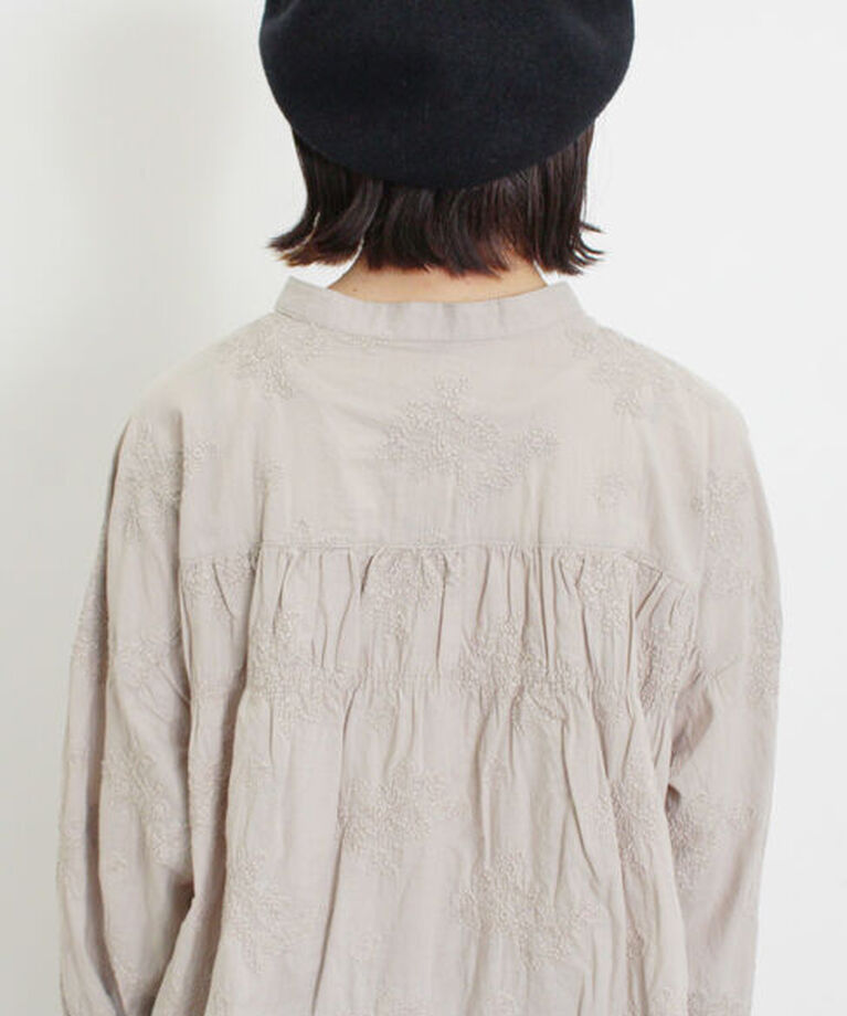 Samansa Mos2「ハンドステッチ風総刺繍ブラウス」|シャツ・ブラウス|