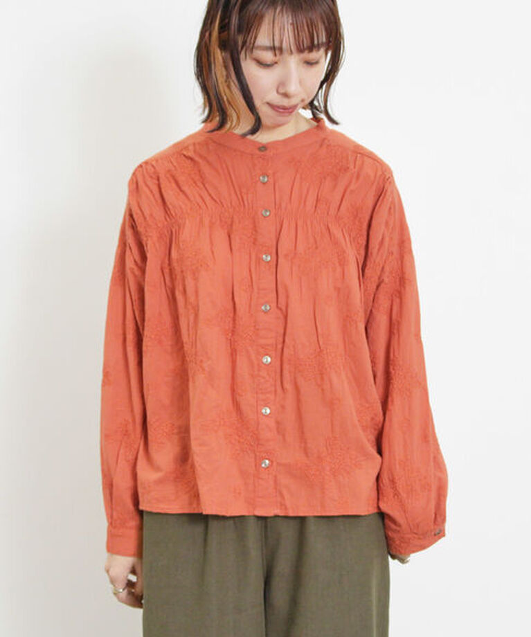 Samansa Mos2「ハンドステッチ風総刺繍ブラウス」|シャツ・ブラウス|