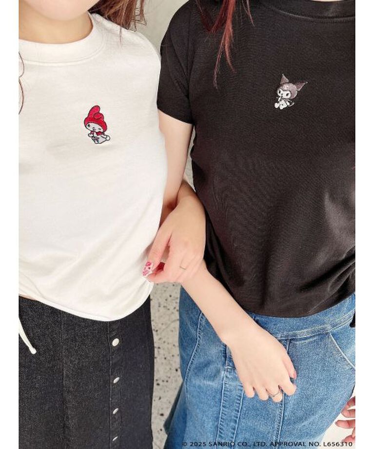 MERCURYDUO「【メロクロコラボ】クロミワンポイント刺繍クロップドTシャツ」|Tシャツ・カットソー|