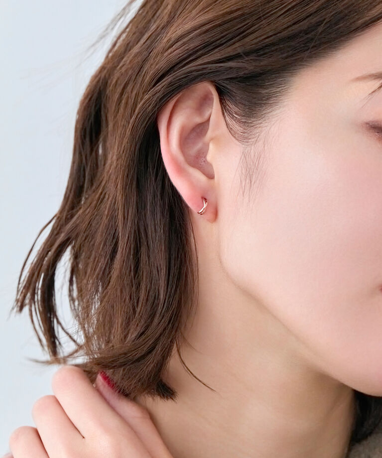 Phoebe「【K10】クロッシングピアス　ローズゴールド／限定BOX＆ショッパーつき」|ピアス|