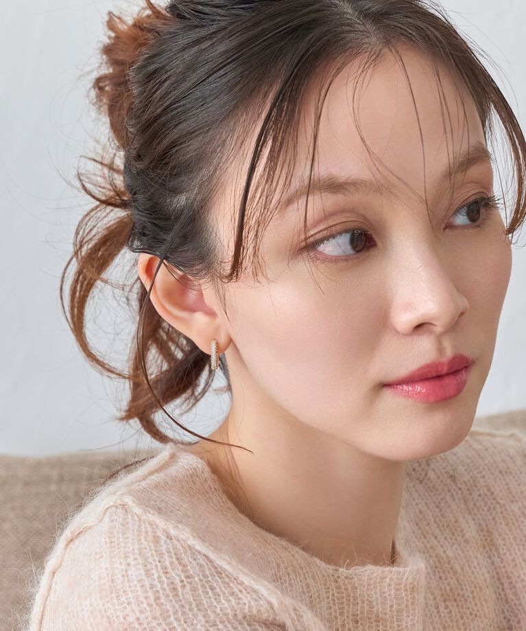 Phoebe「パヴェビジューオーバルフープピアス」|ピアス|