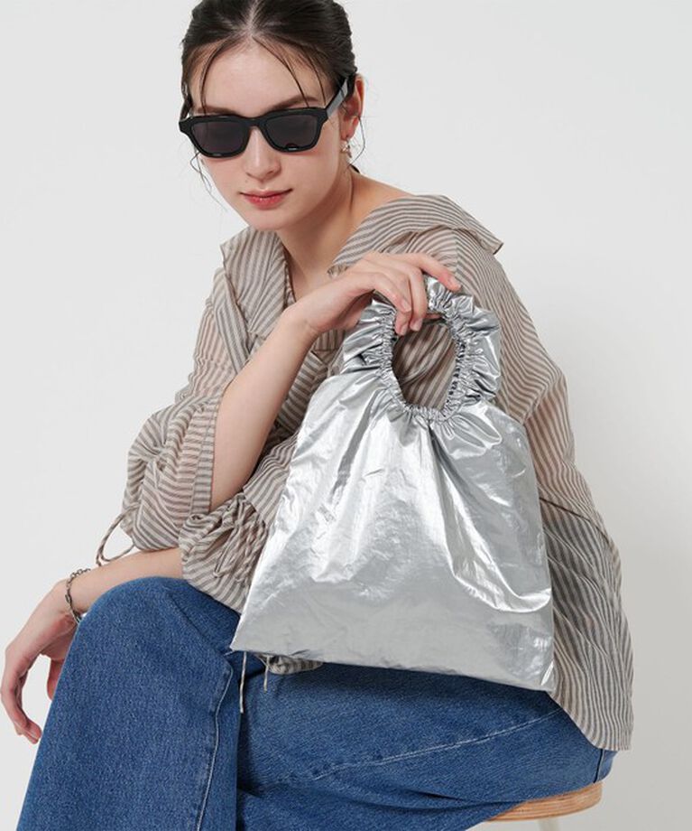 BEAUTY&YOUTH UNITED ARROWS「メタリック　ギャザー クリテハンドル バッグ」|ハンドバッグ|SILVER