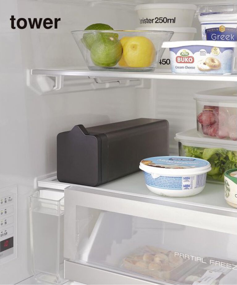 journal standard Furniture「《WEB限定予約》【tower/タワー】倒して置ける冷水筒 ティーバッグ入れ付き」|食器・キッチングッズ|ブラック