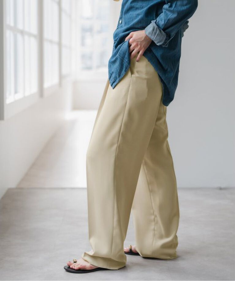 Spick and Span「ストレッチタックストレートパンツ」|スラックス|