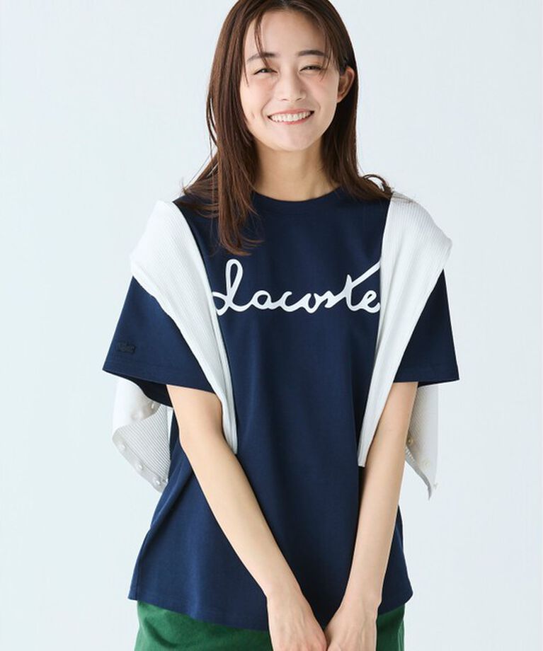 LACOSTE「【オンライン限定】LACOSTE スクリプトネームロゴ  ルーズシルエットハーフスリーブTシャツ」|Tシャツ・カットソー|