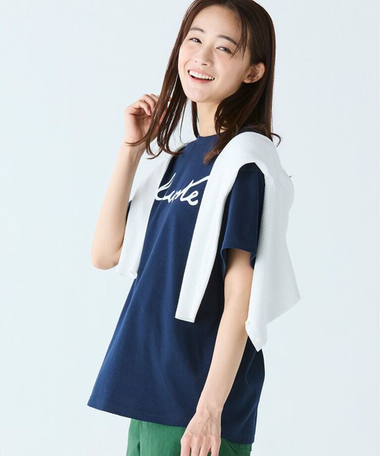 LACOSTE「【オンライン限定】LACOSTE スクリプトネームロゴ  ルーズシルエットハーフスリーブTシャツ」|Tシャツ・カットソー|
