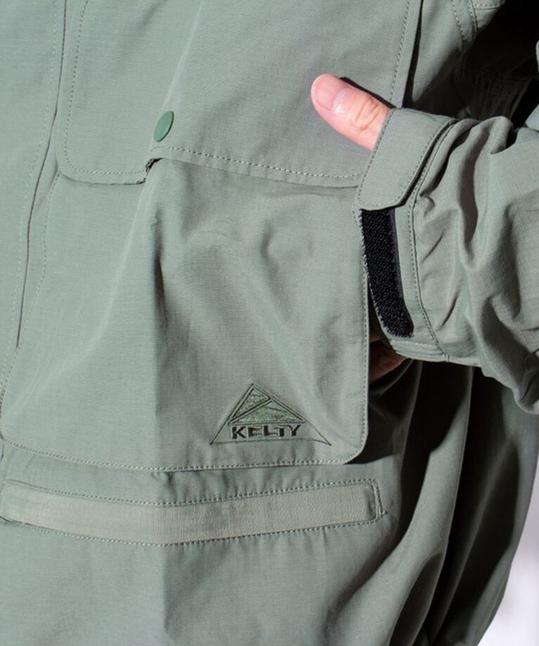 GLOSTER「【限定展開】【KELTY×GLOSTER】別注  ミリタリー ユーティリティ フィッシングジャケット」|ブルゾン・スタジャン|