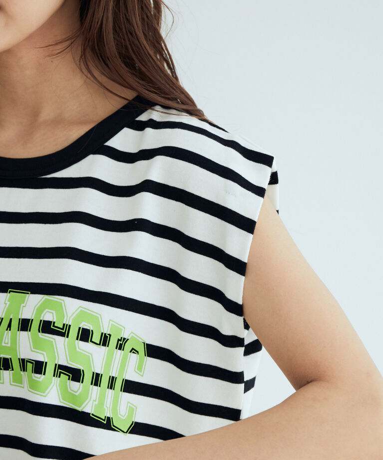 VIS「【AKIIICLASSIC別注】 ロゴプリントノースリーブトップス」|Tシャツ・カットソー|