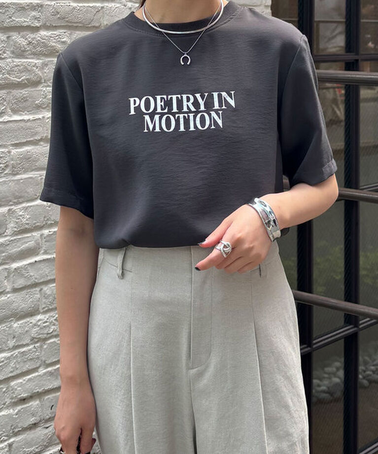  「【大人のロゴT】前後2WAYストレッチジョーゼットロゴTシャツ」|Tシャツ・カットソー|