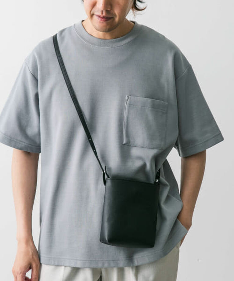 URBAN RESEARCH DOORS「DOORS コンパクトショルダーバッグ」|ショルダー・メッセンジャー|BLACK