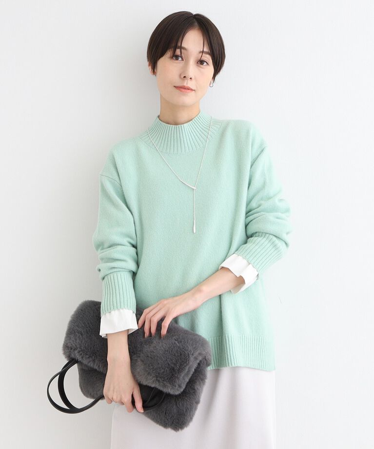 INDIVI「【冬ニット人気NO．1！／カシミヤ混】バックスリット ハイネックニット」|ニット・セーター|ﾐﾝﾄｸﾞﾘｰﾝ(021)