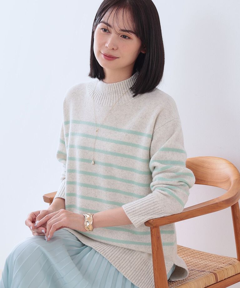 INDIVI「【冬ニット人気NO．1！／カシミヤ混】バックスリット ハイネックニット」|ニット・セーター|ﾗｲﾄｸﾞﾚｰ(311)