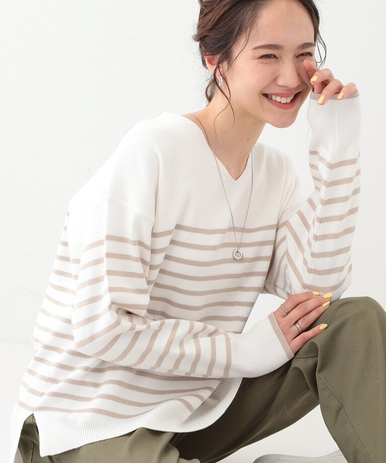 SHOO･LA･RUE「【洗える/S-LL】お顔周りすっきり 優しい肌触りのVネックニット」|ニット・セーター|ベージュ(352)