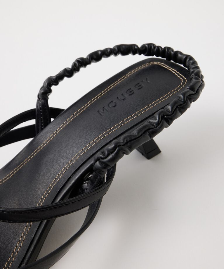 MOUSSY「SHIRRING STRAP TONGS サンダル」|サンダル|