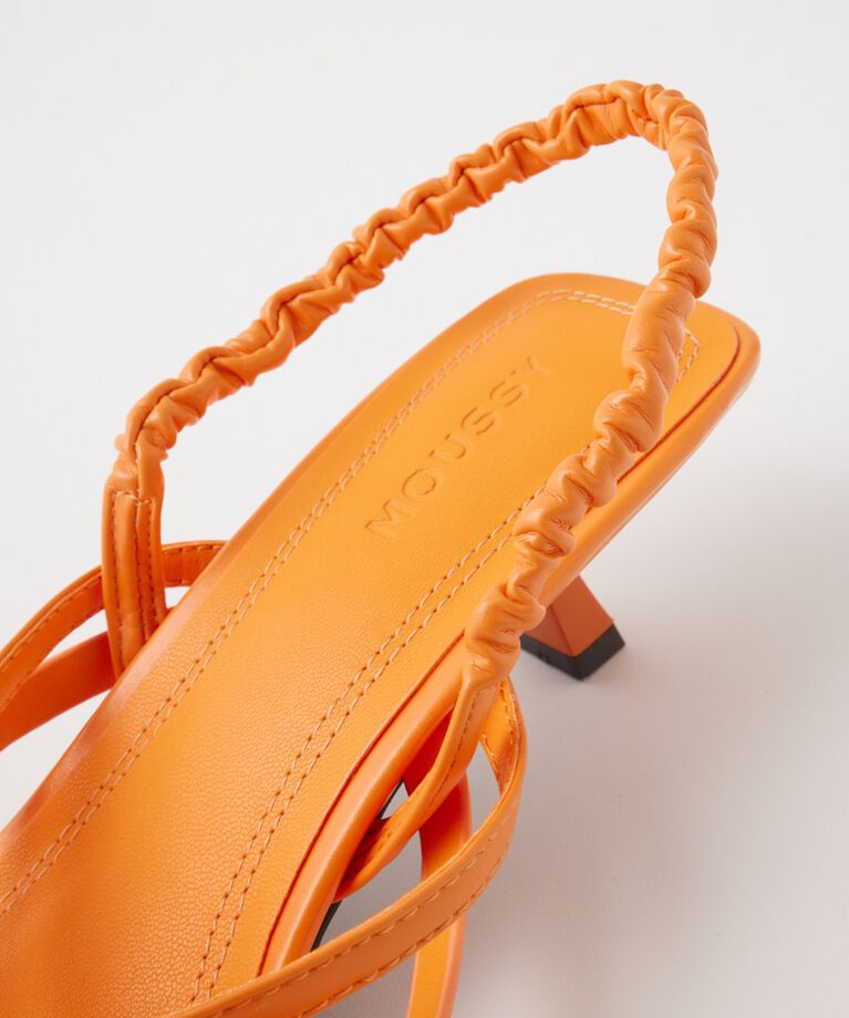 MOUSSY「SHIRRING STRAP TONGS サンダル」|サンダル|