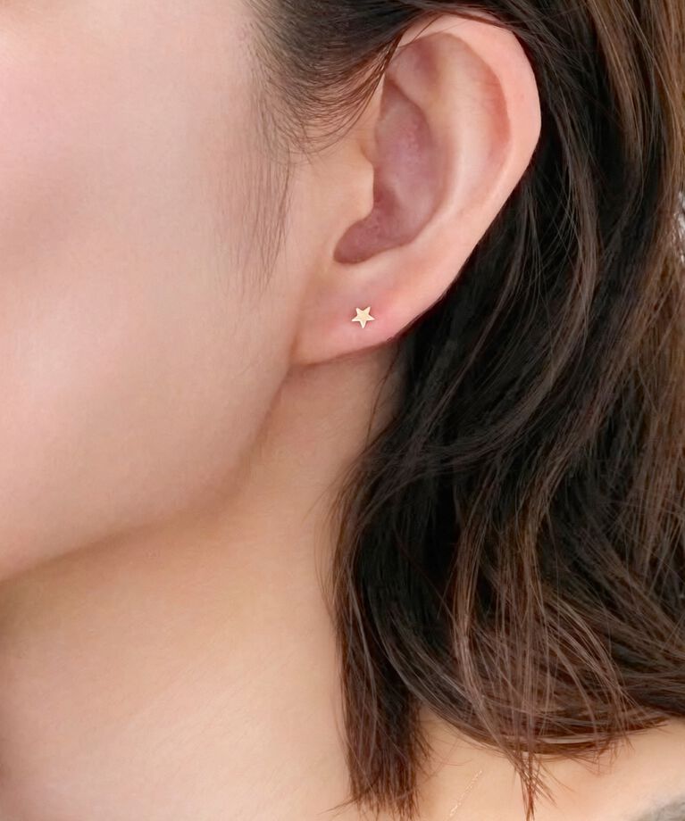 Phoebe「【K10】プチスターピアス／限定BOX＆ショッパーつき」|ピアス|ゴールド