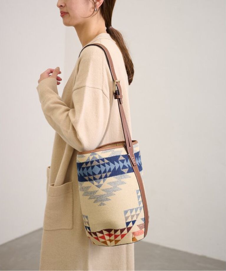 FRAMeWORK「≪追加≫A VACATION/アヴァケーション MARCHE PENDLETON2」|ショルダー・メッセンジャー|ベージュ