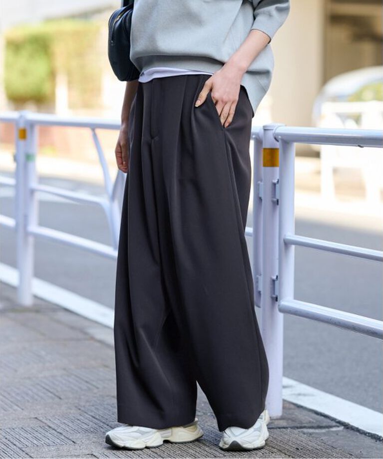 FRAMeWORK「トリアセクロス2タックパンツ」|スラックス|