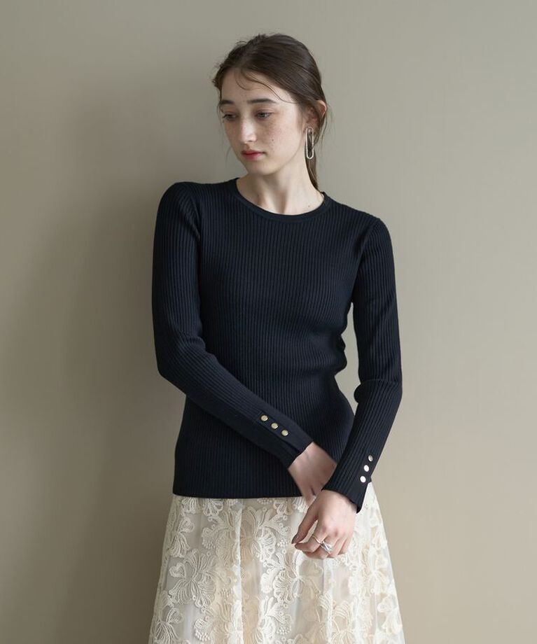 YECCA VECCA「袖釦クルーネックリブニット」|ニット・セーター|Black