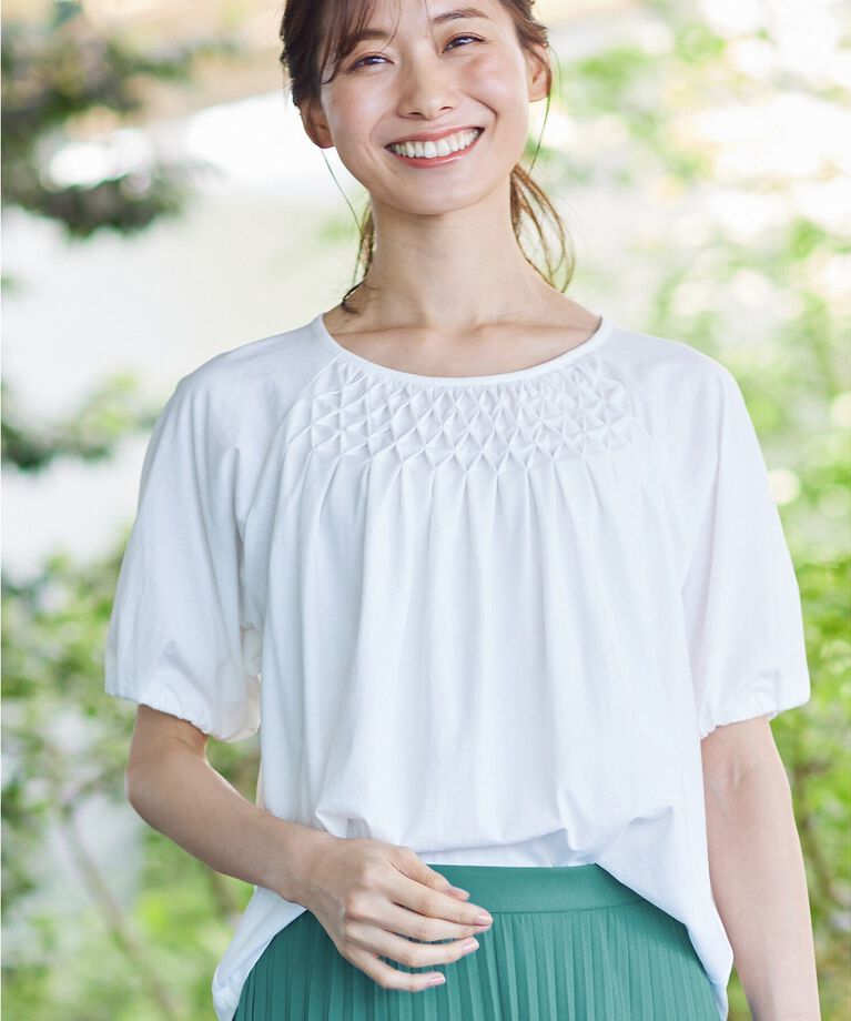 Reflect「【SALE／接触冷感／洗える】スモッキング刺繍ジャージブラウス」|Tシャツ・カットソー|ｵﾌﾎﾜｲﾄ(003)