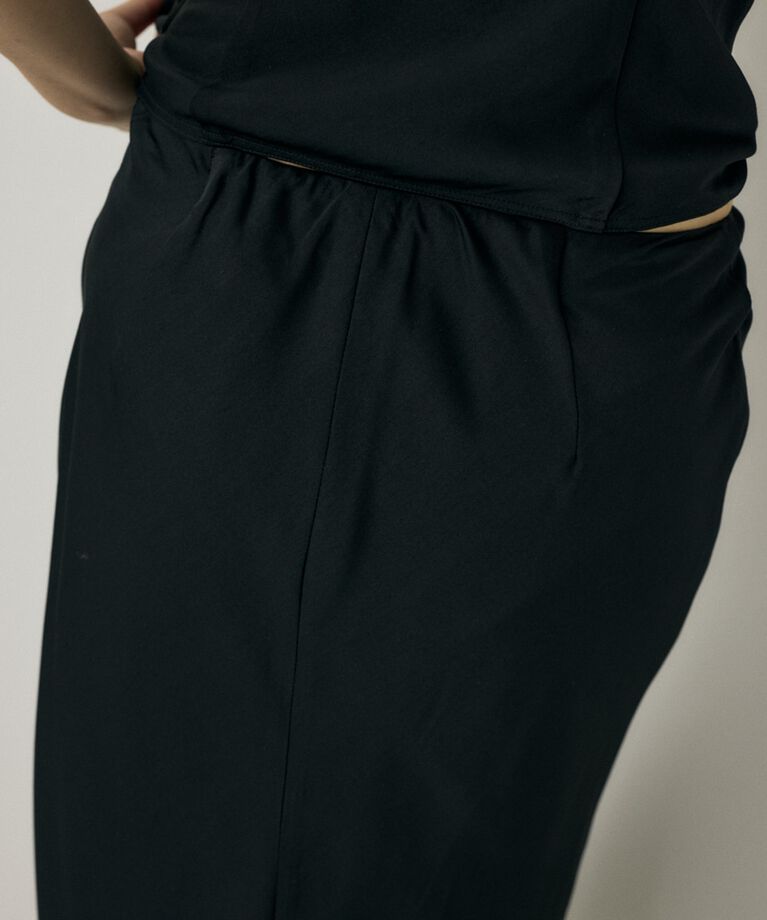 MOUSSY「サテンミディスカート　リサイクルポリエステル×レーヨン素材」|スカート|