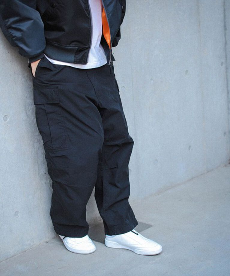 BEAMS「BEAMS / ビッグ 6ポケット カーゴパンツ」|その他|BLACK
