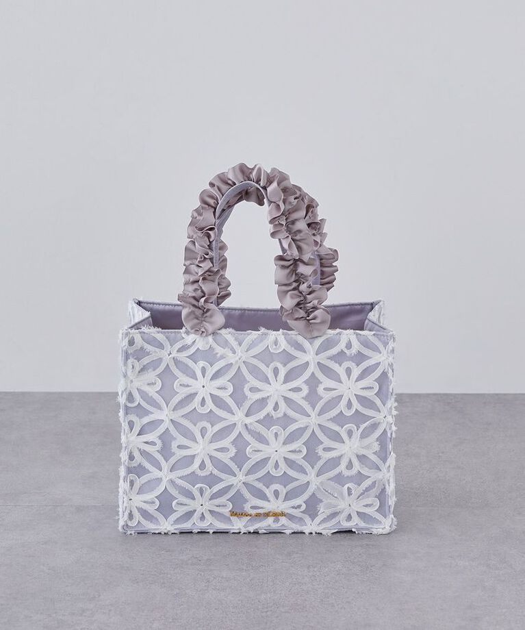 Maison de FLEUR「チュールフラワーフリルスクエアトートバッグ」|トートバッグ|グレイッシュブルー
