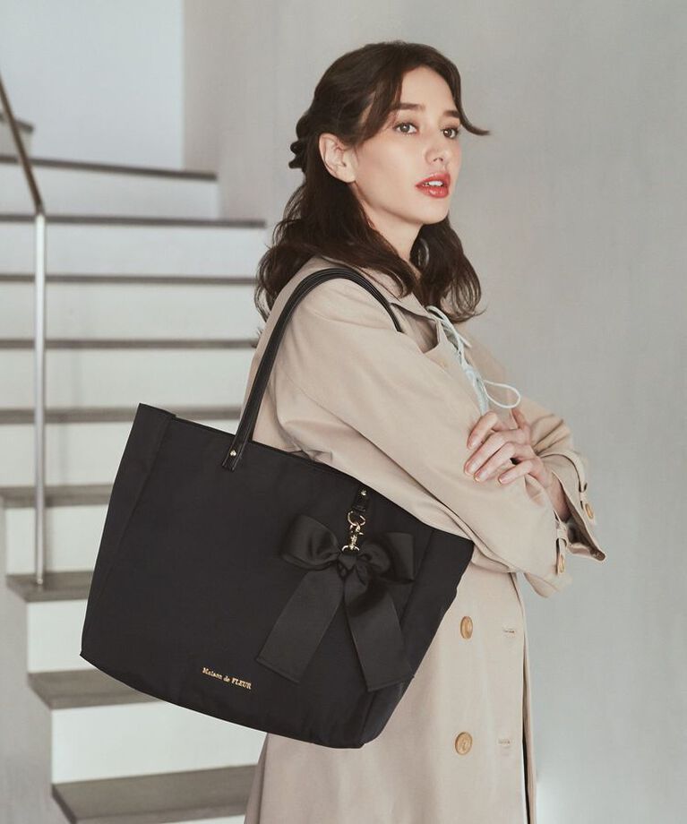 Maison de FLEUR「リボンチャーム付き3ルームトートバッグ」|トートバッグ|ブラック