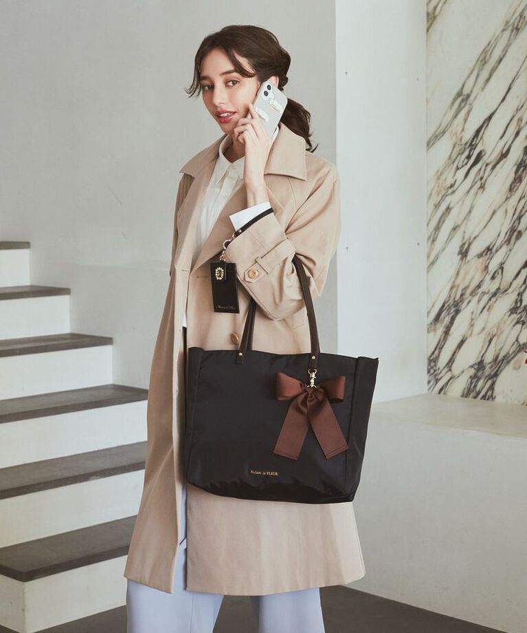 Maison de FLEUR「リボンチャーム付き3ルームトートバッグ」|トートバッグ|