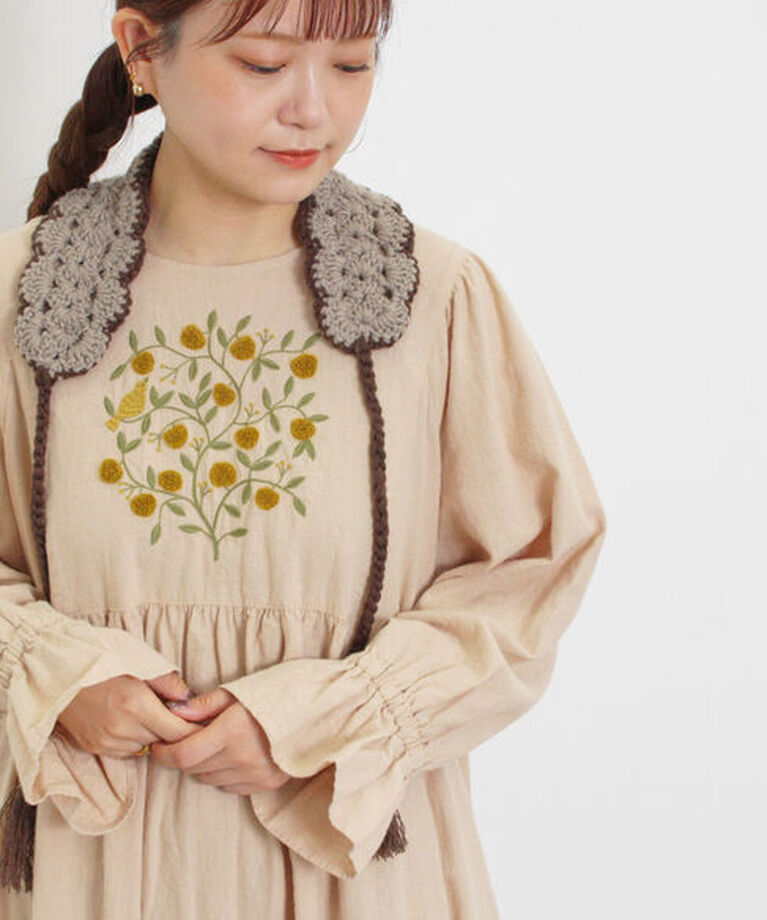 Samansa Mos2「【マカベアリス×Samansa Mos2】果物柄刺繍ワンピ」|ワンピース|キナリ